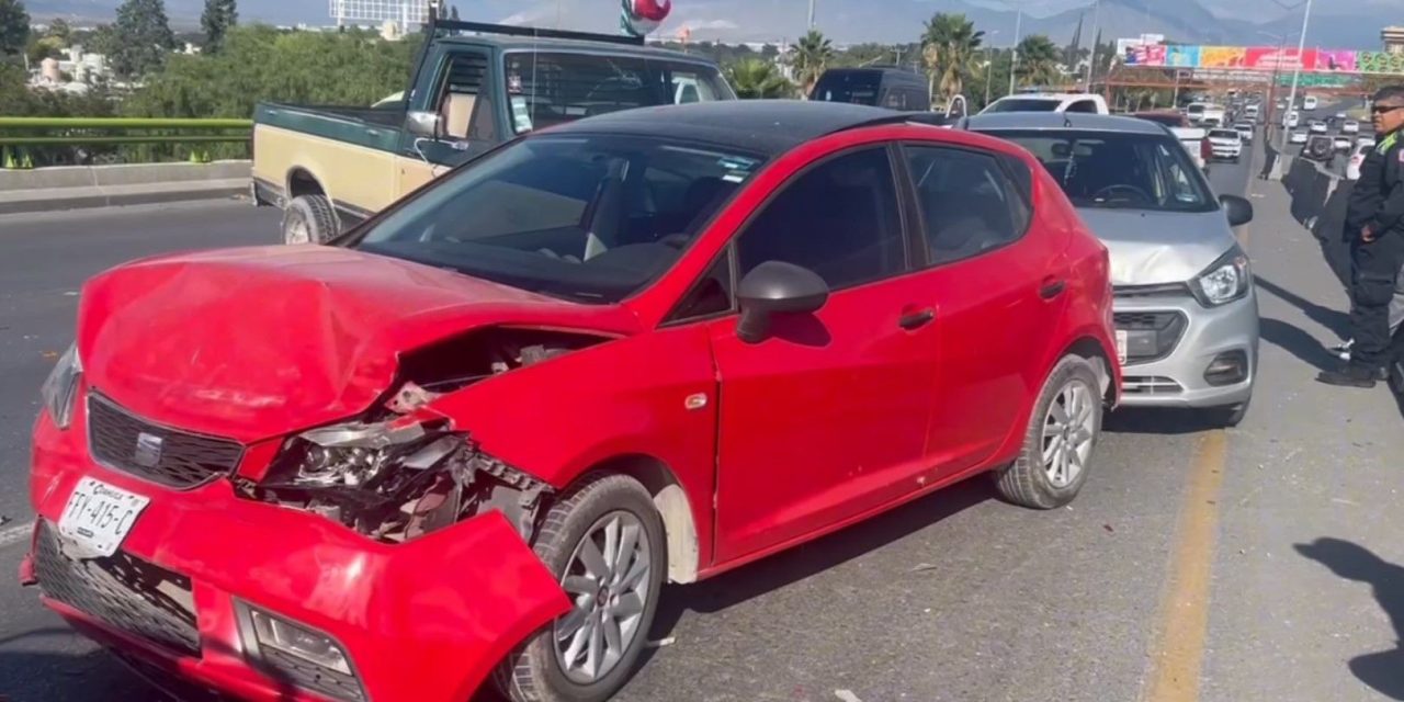 Aparatoso choque por alcance en Saltillo