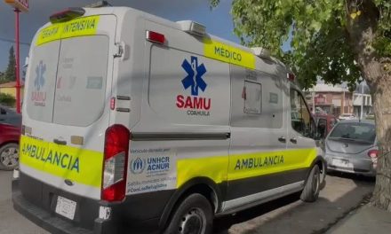 Nace una bebé dentro de un automóvil en pleno centro de Saltillo