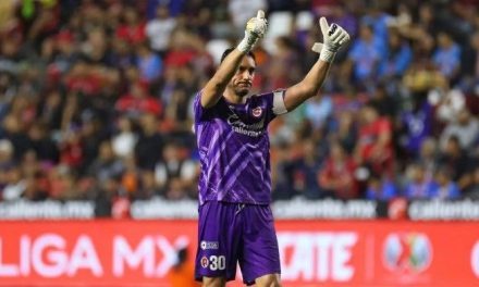Jesús Corona se retira del futbol profesional ante Cruz Azul