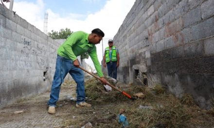 Elimina Saltillo más de 130 toneladas de escombro en callejones