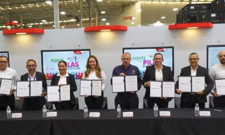 Fortalece DIF Saltillo ayuda a quienes más lo necesitan con firma de convenios