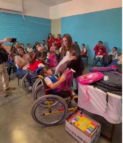 Fundación RCG entrega mochilas y útiles escolares a niños con discapacidad
