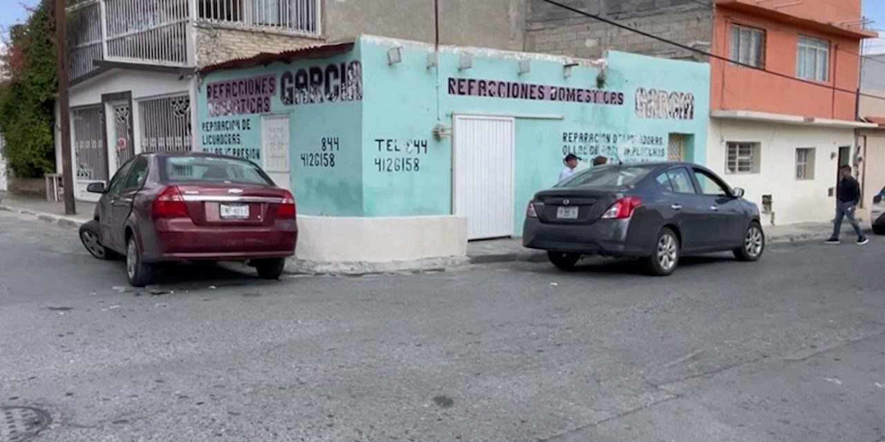 Ignora señal de alto y provoca accidente en el Centro de Saltillo