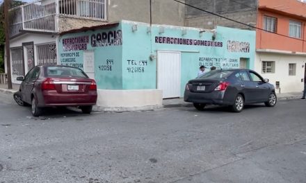 Ignora señal de alto y provoca accidente en el Centro de Saltillo