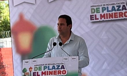 Inicia Javier Díaz la rehabilitación de la Plaza el Minero