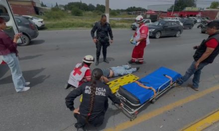 Saltillo:  Atropellan a peatón en el periférico LEA; Ejército Mexicano brinda primeros auxilios