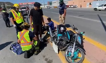 Joven resulta gravemente herido tas ser atropellado por un motociclista en Saltillo