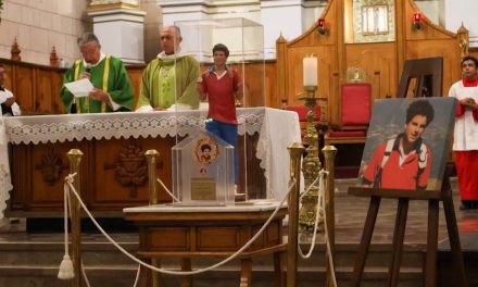 Llega reliquia de San Carlo Acutis a la Iglesia de San Pablo Apóstol