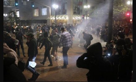 Trump ordena despliegue militar en Portland tras protestas contra ICE