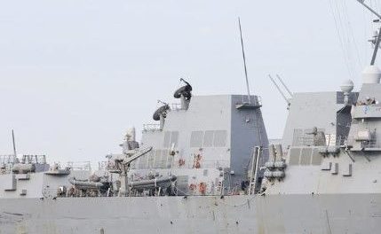 Aviones y submarino nuclear es colocado por Estados Unidos frente a Venezuela