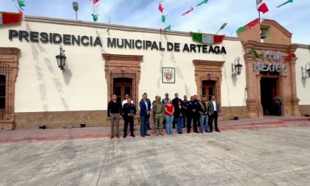 Preside alcaldesa de Arteaga Mesa de la Paz