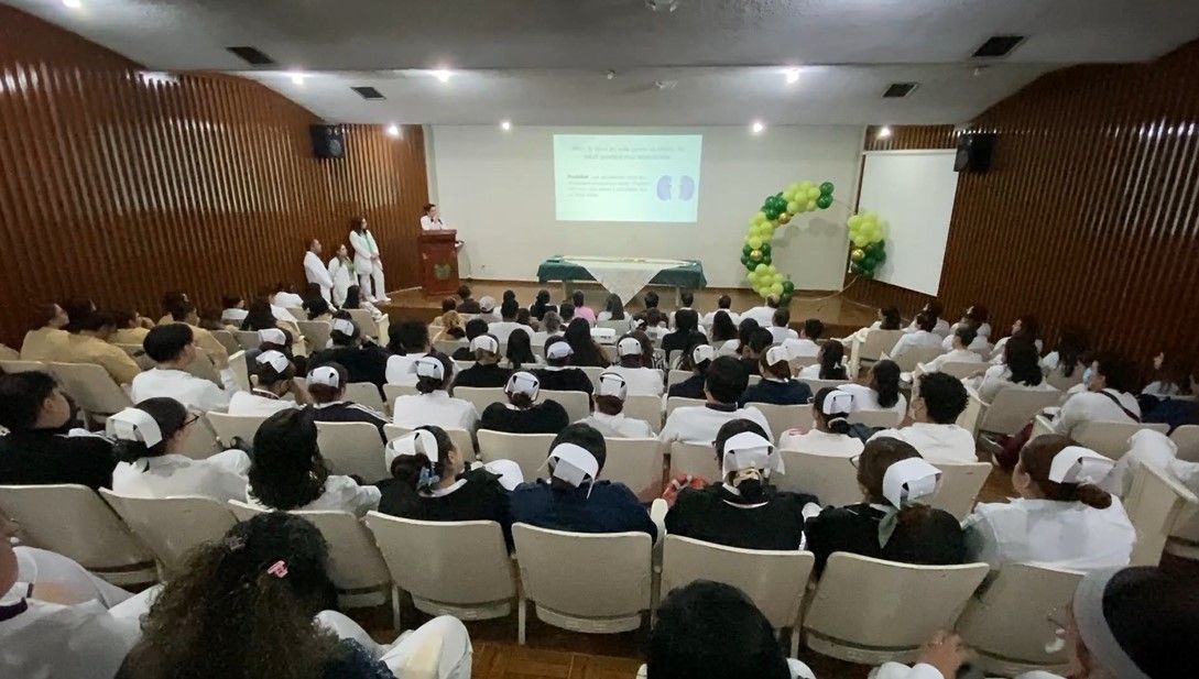 Reconoce la clínica No. 2 del IMSS a familias de donadores de órganos