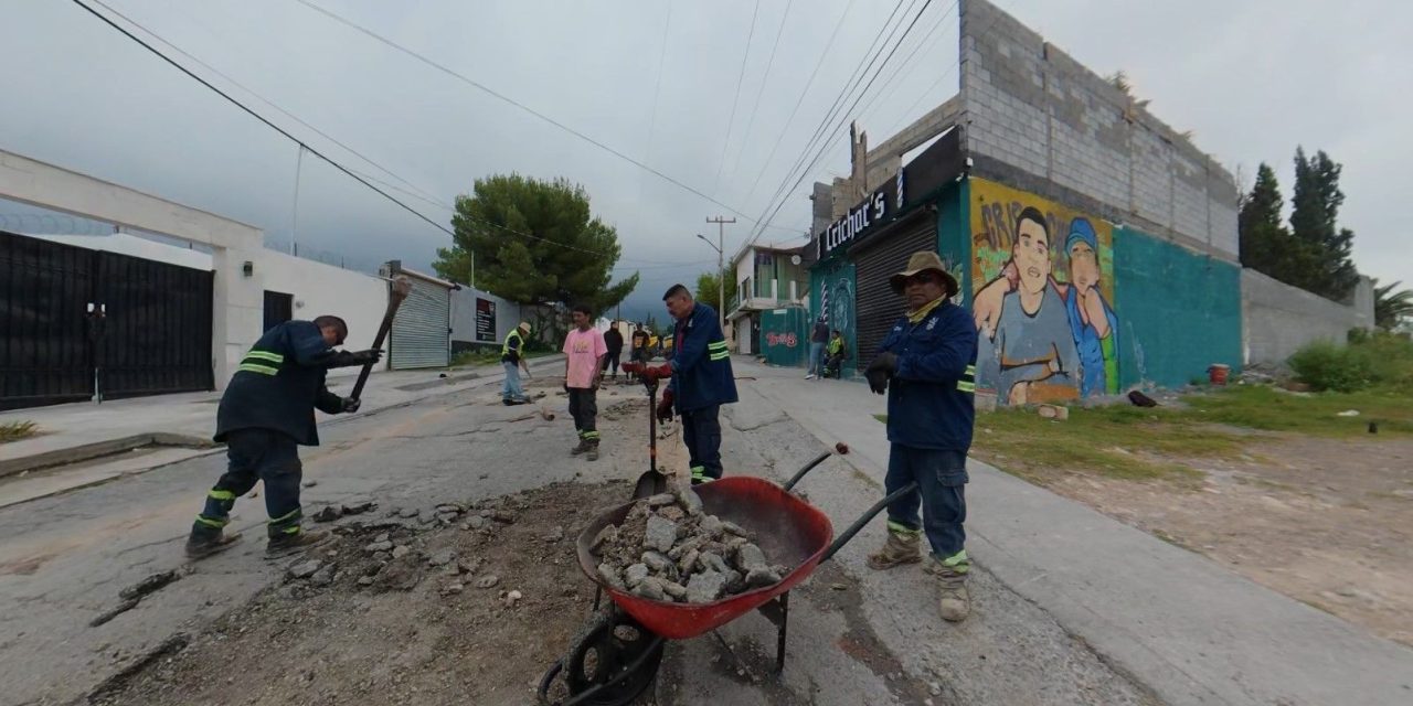 Refuerza el ayuntamiento reparación de baches en Lomas de Lourdes