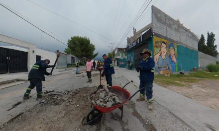 Refuerza el ayuntamiento reparación de baches en Lomas de Lourdes