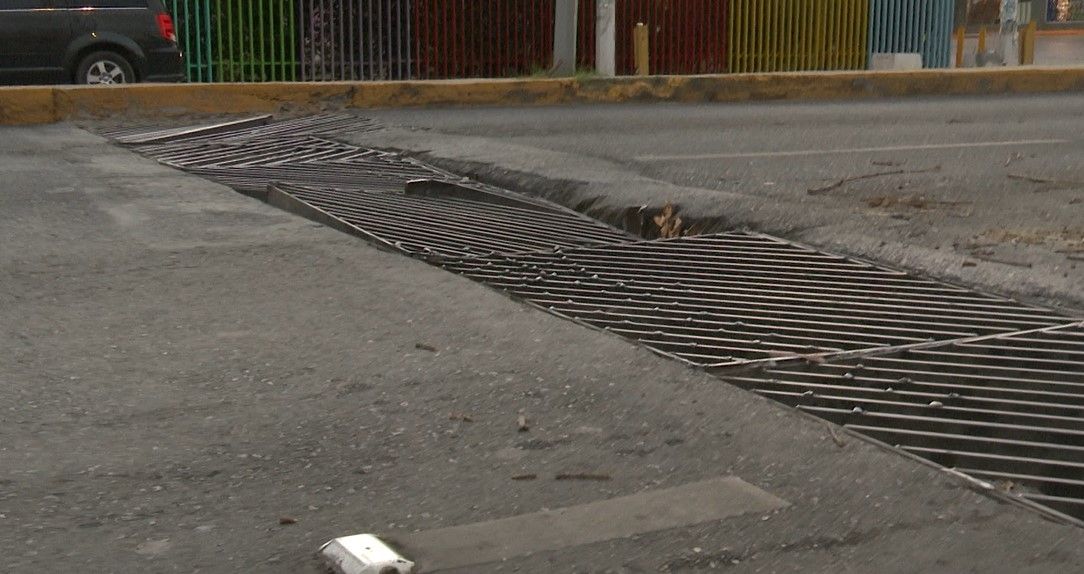Rejilla es una trampa, hay riesgo de accidentes automovilísticos sobre el bulevar Eulalio Gutiérrez