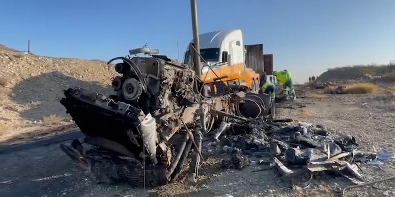Tráiler se incendia tras accidente en el Libramiento Norponiente