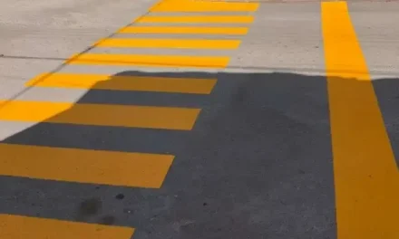 Colocan cruce peatonal en zona escolar de Múzquiz