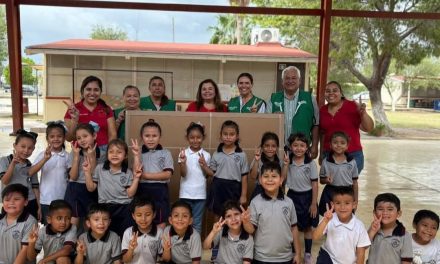 Escuelas de Sabinas reciben mobiliario y pintura
