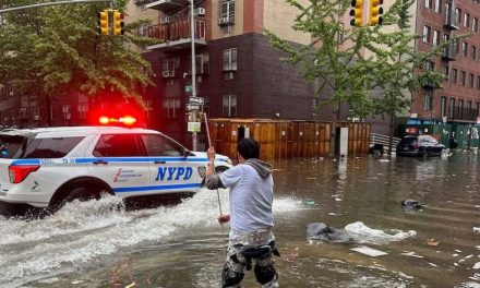 Sorprenden inundaciones repentinas en Nueva York, paralizan ‘La Gran Manzana’ y mueren dos personas