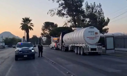 Atrapan a individuos con 50 mil litros de combustible robado en Parras