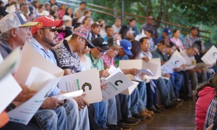 Entregan más de 700 escrituras para las familias saltillenses