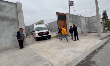 Albañil cae de un andamio y resulta gravemente lesionado en Saltillo