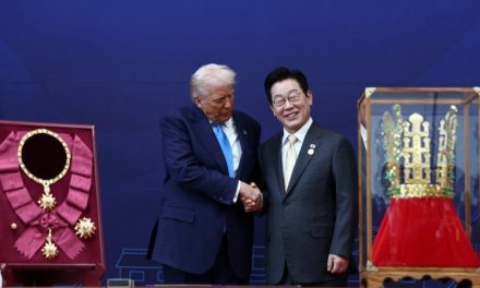Trump recibe la más alta distinción de Corea del Sur durante su visita oficial