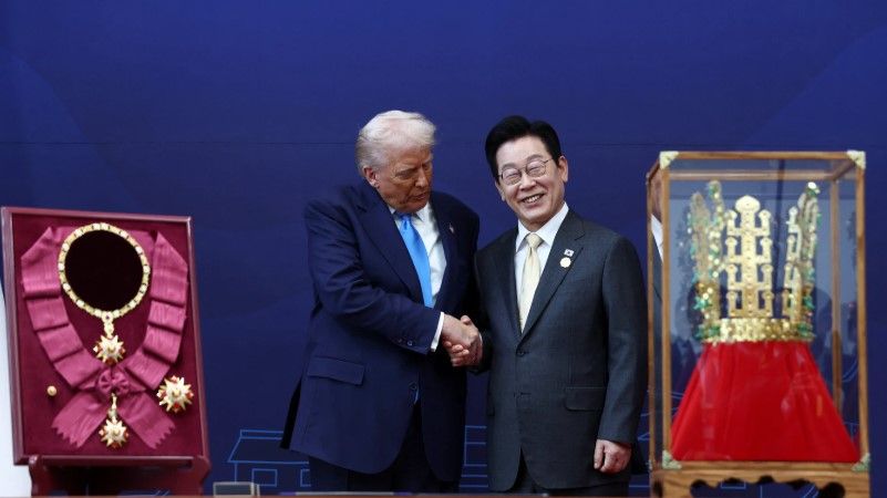 Trump recibe la más alta distinción de Corea del Sur durante su visita oficial