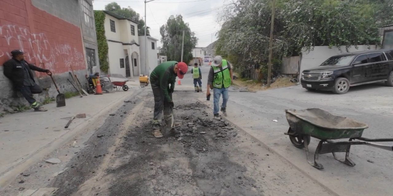 Bachean calles de Nueva Jerusalén en Saltillo