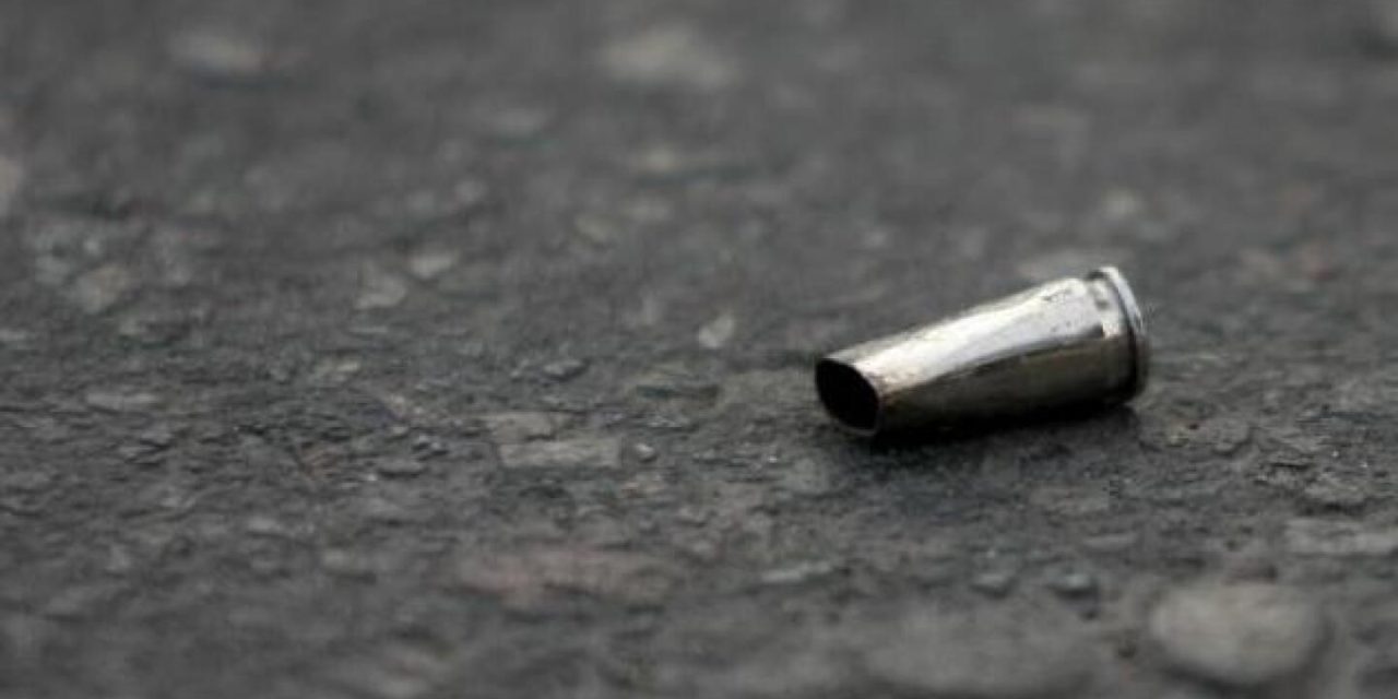 Adolescente le dispara a su mamá en la cara…. la mujer le había quitado el celular
