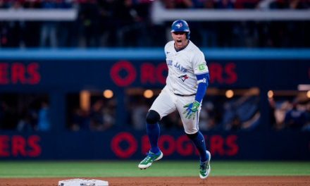 Azulejos de Toronto dejan tendido a Seattle y llegan a la Serie Mundial