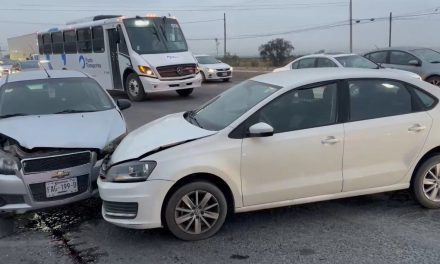 Saltillo amanece con caos vial en el Libramiento Flores Tapia tras accidente