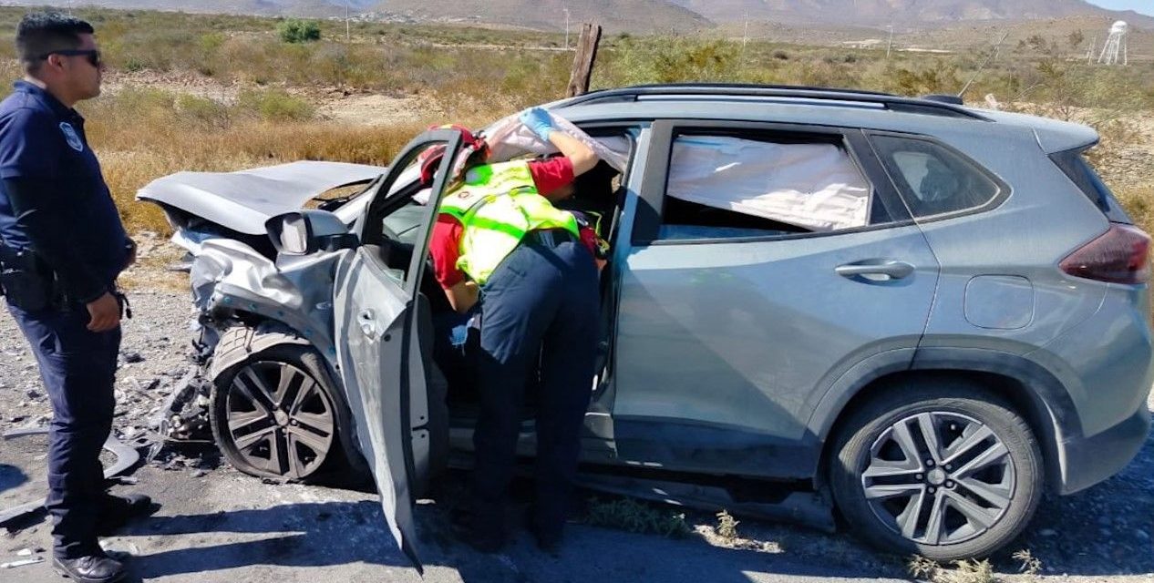Se registra choque frontal en carretera Los Pinos