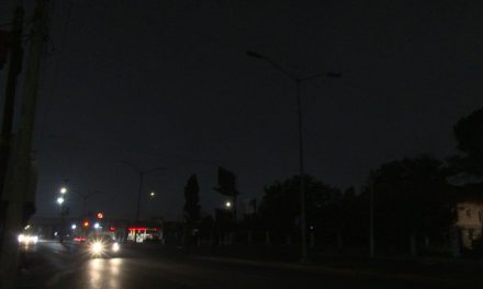 En oscuridad parte del bulevar Carranza