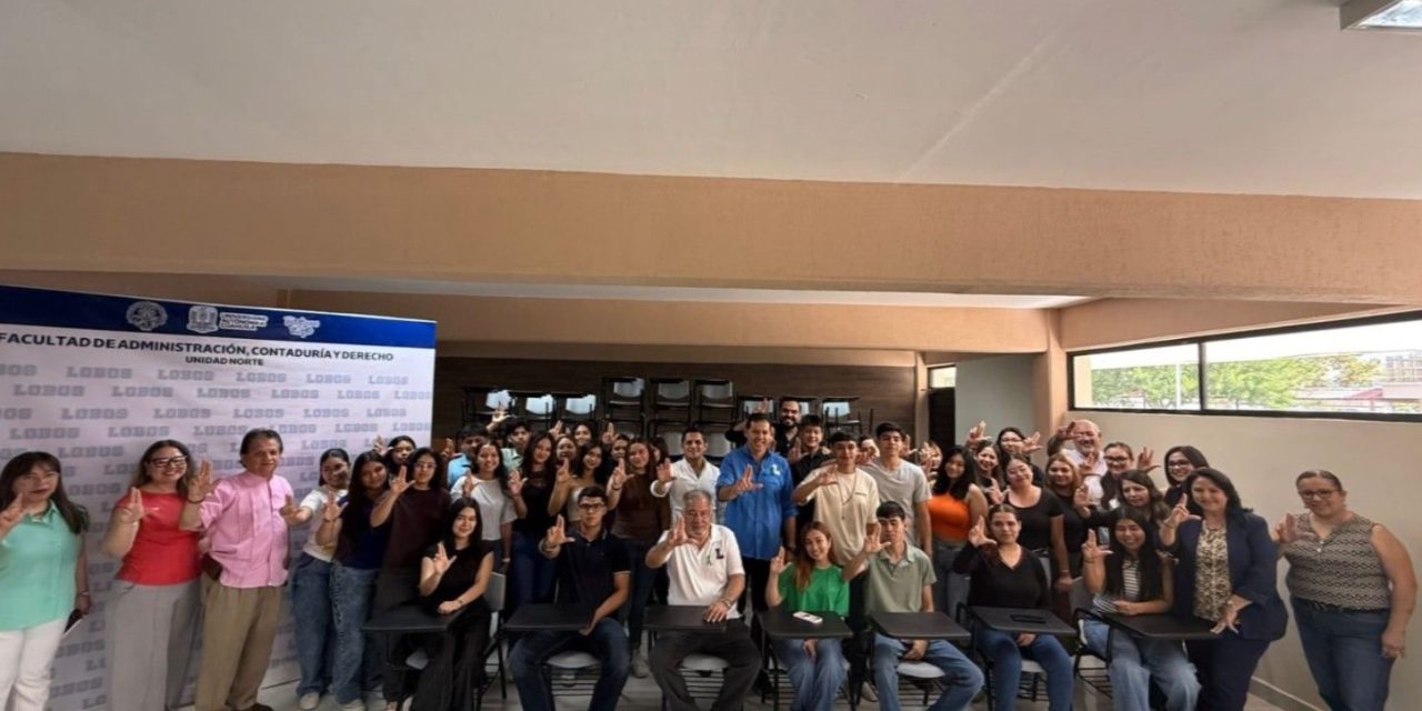 Entrega Rector de UAdeC mobiliario a diversas escuelas de la Unidad Norte