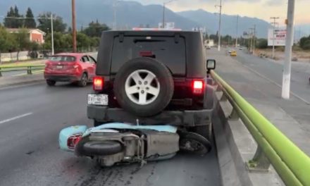 Falla mecánica de Jeep provoca accidente en Saltillo