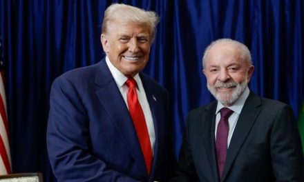 Lula y Trump acuerdan negociaciones comerciales inmediatas pese a aranceles del 50% a Brasil