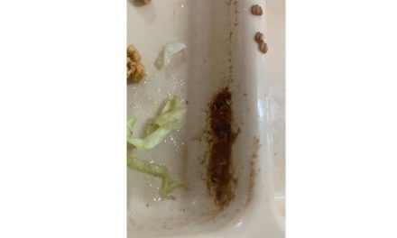 Saltillo: Aparecen gusanos en los platillos del comedor de la Narro