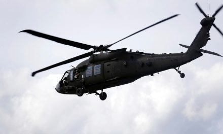 Helicópteros de EE. UU. cerca de Venezuela intensifican la tensión regional