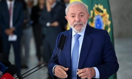 Lula anuncia su intención de buscar un cuarto mandato presidencial en Brasil