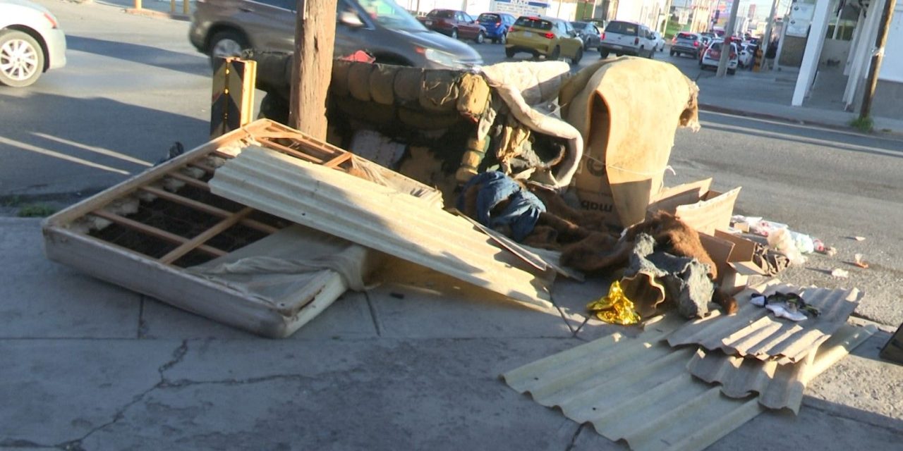 Retiran basura de la vía pública en Saltillo