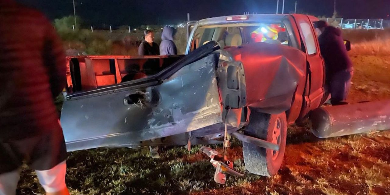 Conductora termina en el hospital tras ser embestida al salir de una gasolinera en Ramos Arizpe