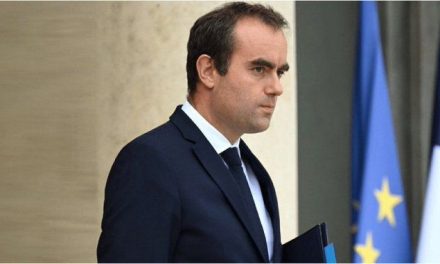 Crisis en Francia: Primer Ministro Lecornu dimite horas después de nombrar a su gabinete