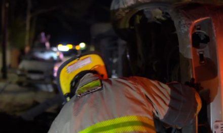 Se registra volcadura en la zona centro de Saltillo