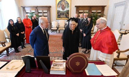 Papa León XIV y Carlos III presiden oración en la Capilla Sixtina por el medio ambiente