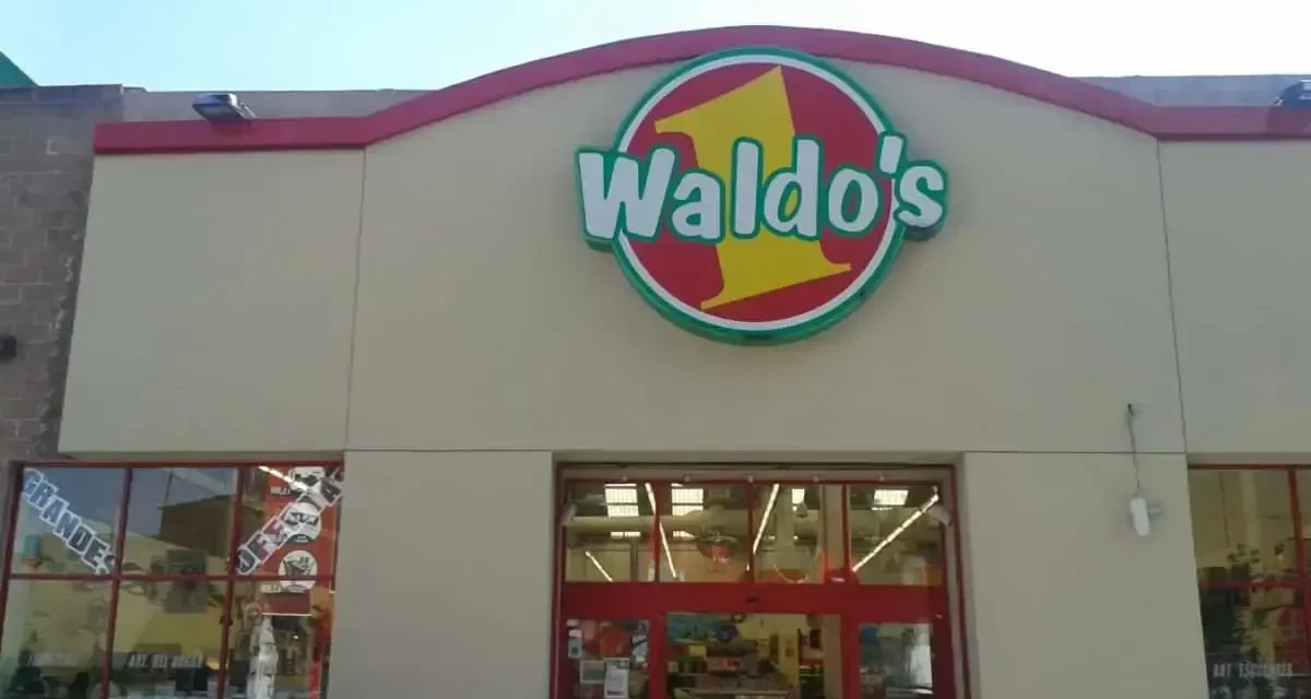 Ayuntamiento revisa tiendas Waldo´s de Monclova