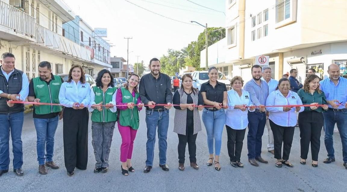 Carlos Villarreal entrega obras de recarpeteo