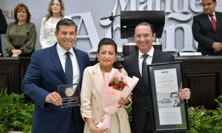 Entregan Presea Manuel Acuña al Mérito Ciudadano
