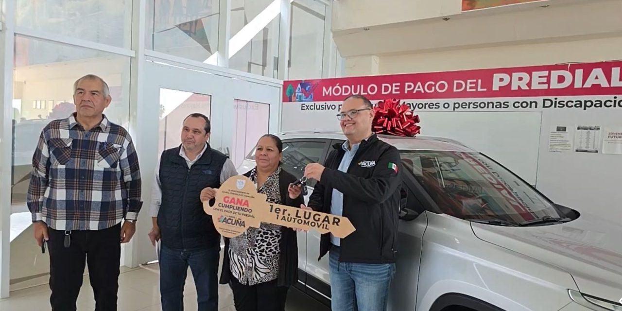 Entregan premios a ganadores del predial en Acuña