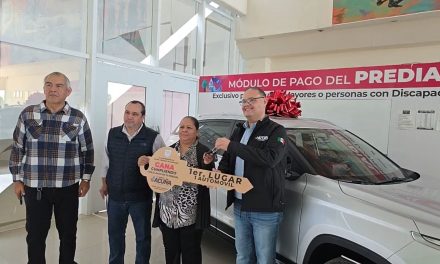 Entregan premios a ganadores del predial en Acuña